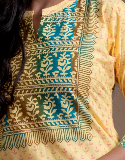 Block printed kurti detailed with zari work - Dedhia House