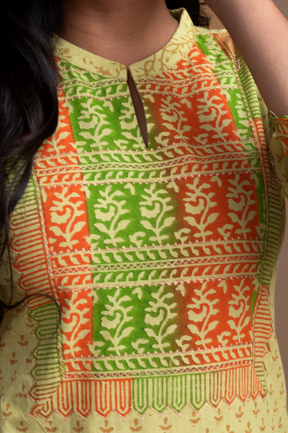 Block printed kurti detailed with zari work - Dedhia House